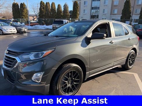 Used 2020 Chevrolet Equinox LS w/ LS Convenience Package image 3