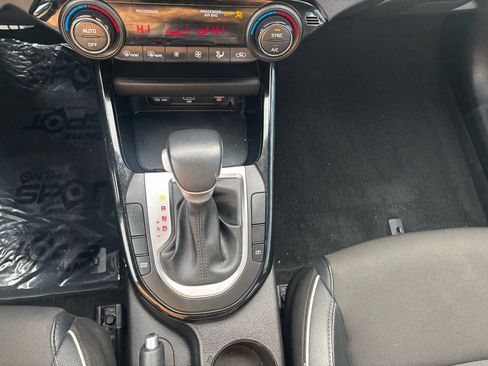 Used 2023 Kia Forte GT-Line image 12