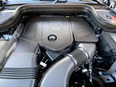 Certified 2025 Mercedes-Benz GLE 350 4MATIC image 9