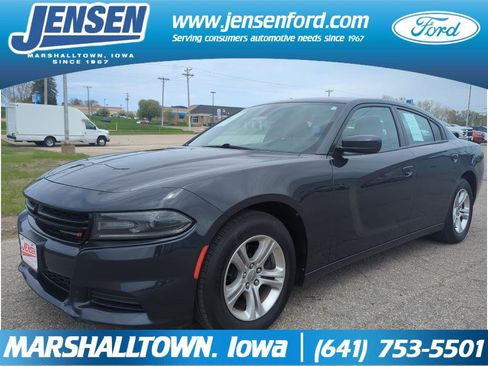 Used 2019 Dodge Charger SXT image 1