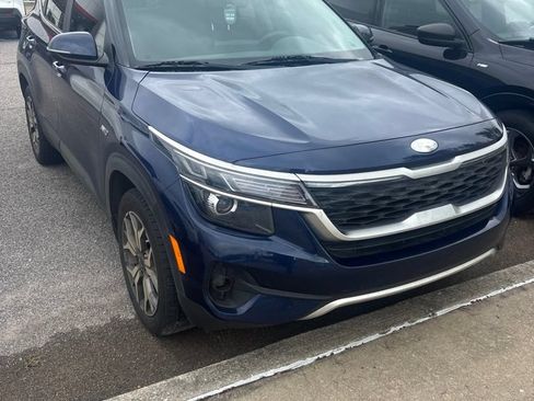 Used 2021 Kia Seltos EX AWD/4WD image 3