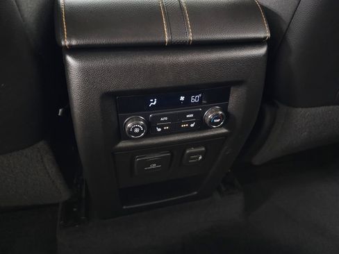 Used 2019 Chevrolet Traverse Premier w/ LPO, Floor Liner Package AWD/4WD image 33