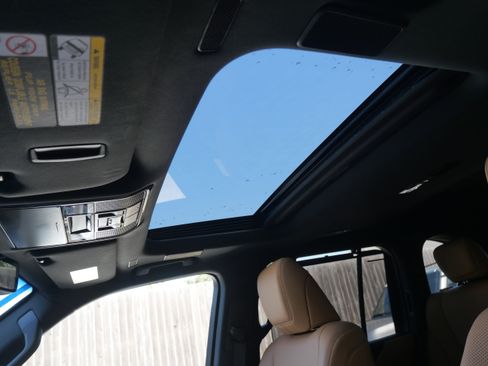 Certified 2025 Lexus LX 600 4WD w/ Luxury Package image 10