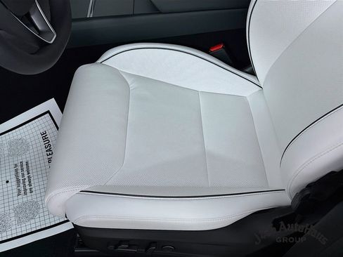 Used 2026 Tesla Model Y Performance image 24