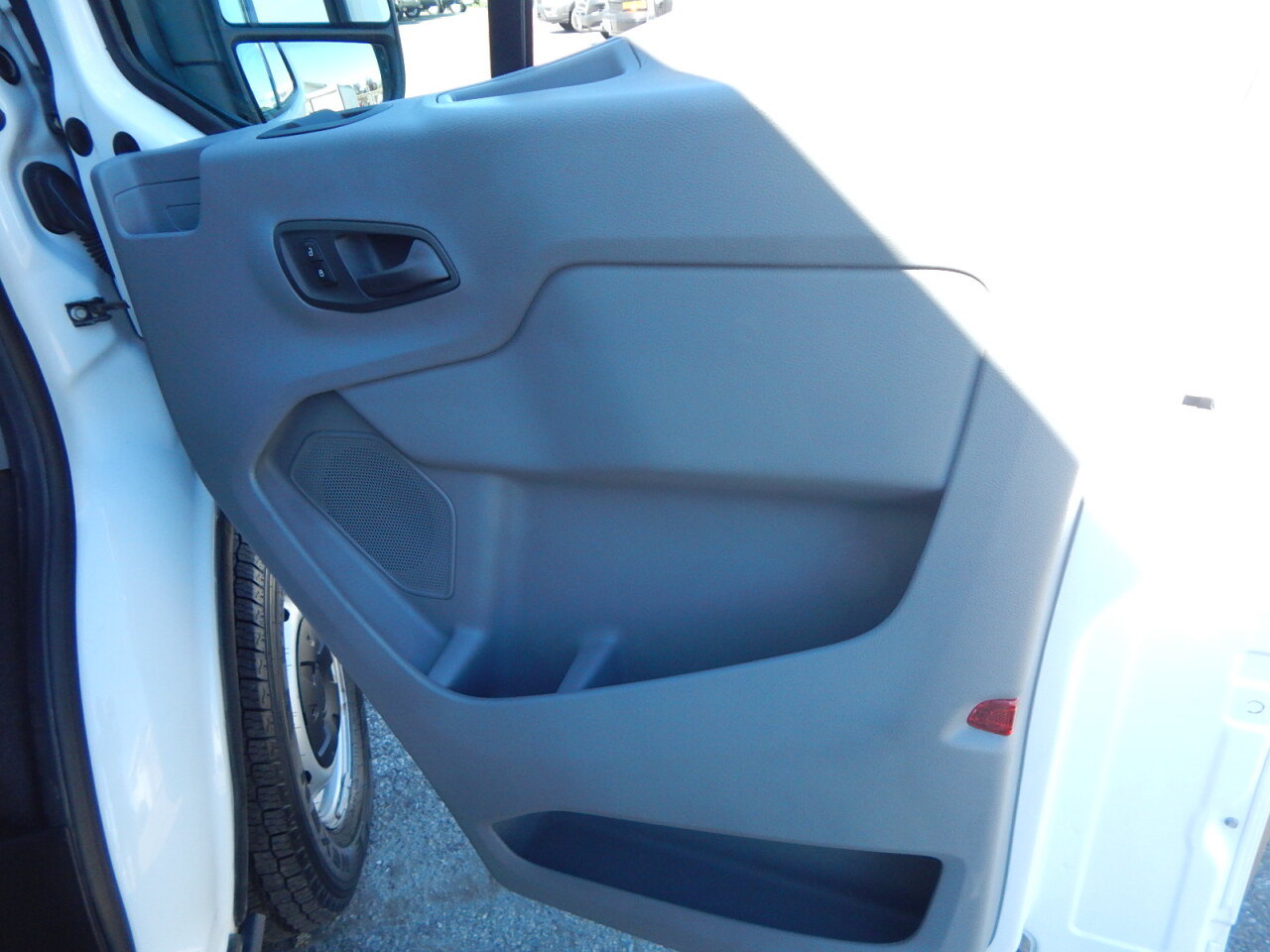 Used 2018 Ford Transit 350 XL RWD image 21