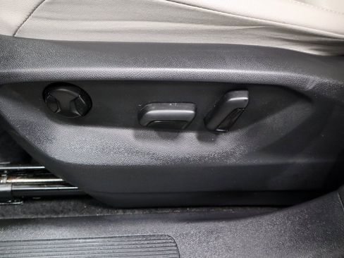 Used 2019 Volkswagen Tiguan SE w/ 3rd Row Seat Package image 25