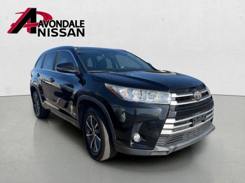 Used 2017 Toyota Highlander XLE FWD image 5