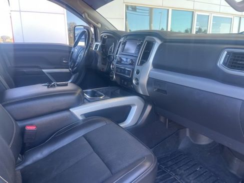 Used 2017 Nissan Titan PRO-4X image 13