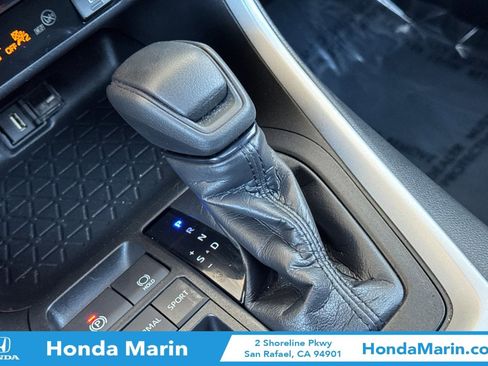 Used 2021 Toyota RAV4 XLE w/ Convenience Package FWD image 26