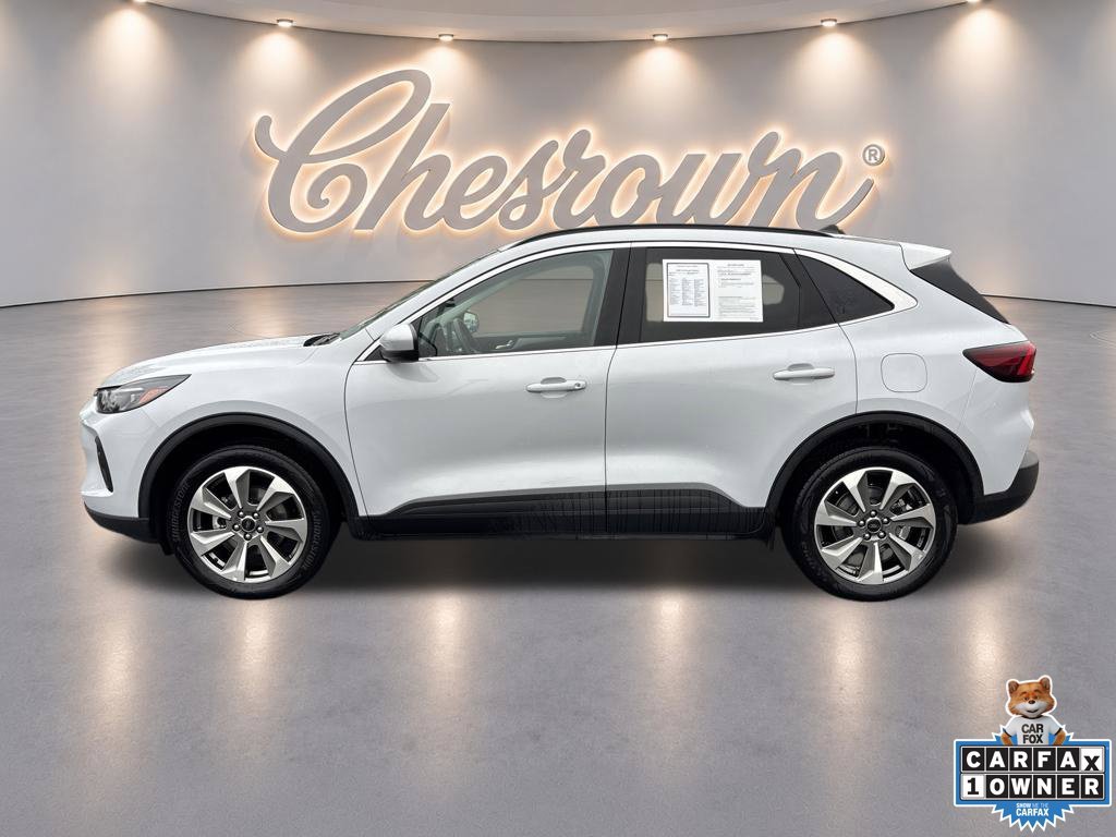 Used 2025 Ford Escape Platinum AWD/4WD image 2