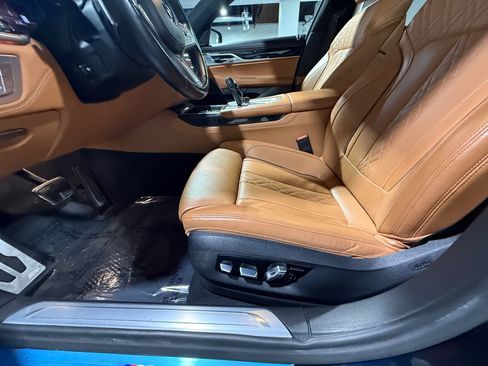 Used 2022 BMW 740i xDrive w/ M Sport Package AWD/4WD image 28