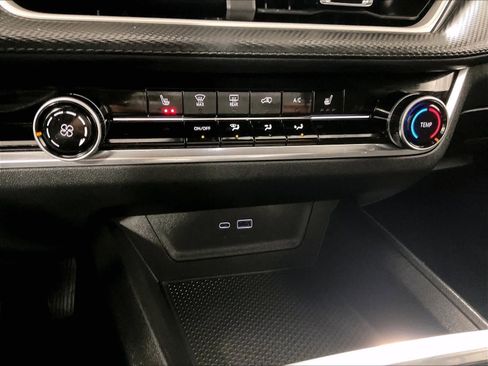 Used 2025 Chevrolet Equinox LT image 25