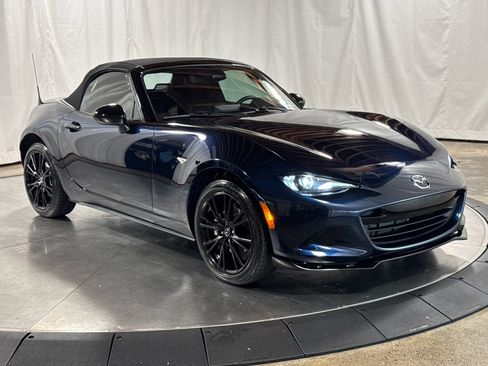 Used 2025 MAZDA MX-5 Miata Club w/ Weather Package RWD image 6