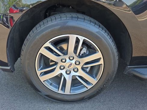 Used 2024 Ford Expedition Limited RWD image 9