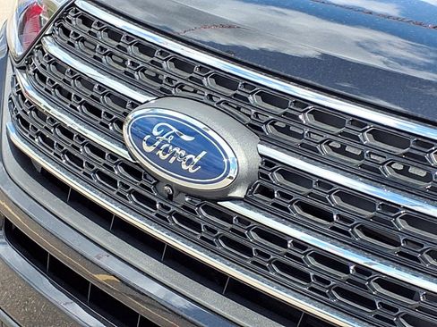 Used 2024 Ford Explorer XLT w/ Equipment Group 202A AWD/4WD image 33