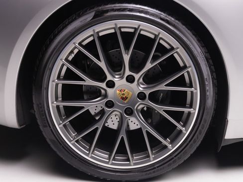 Used 2017 Porsche 911 Carrera RWD image 50