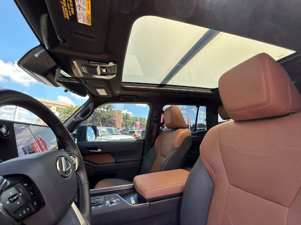 Used 2024 Lexus GX 550 w/ Accessory Package (Z1) AWD/4WD image 12