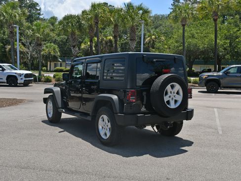 Used 2017 Jeep Wrangler Unlimited Sport w/ Quick Order Package 24S AWD/4WD image 4