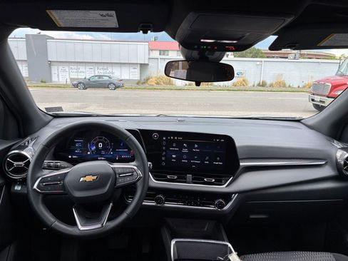 Used 2025 Chevrolet Equinox LT FWD image 28