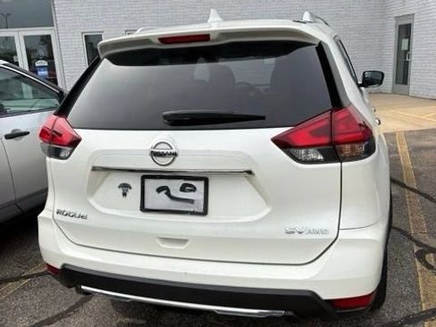 Used 2017 Nissan Rogue SV AWD/4WD image 5