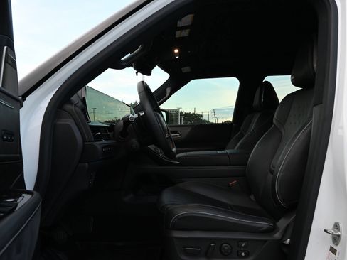 Used 2025 INFINITI QX80 Autograph AWD/4WD image 19