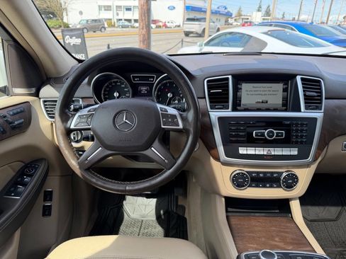 Used 2016 Mercedes-Benz GL 450 4MATIC w/ Premium I Package image 35
