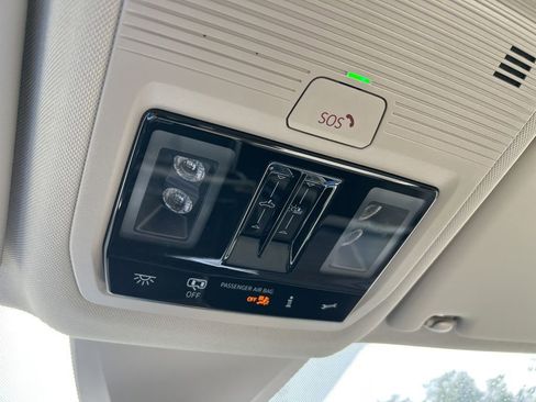 Certified 2025 Volkswagen Atlas SEL Premium R-Line image 42