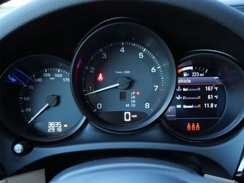 Used 2025 Porsche Macan image 14