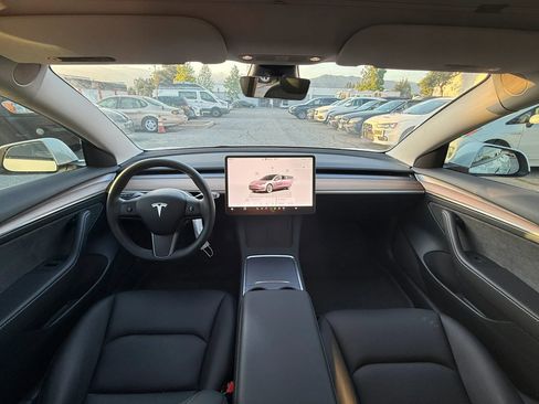 Used 2023 Tesla Model 3 Standard Range RWD image 9