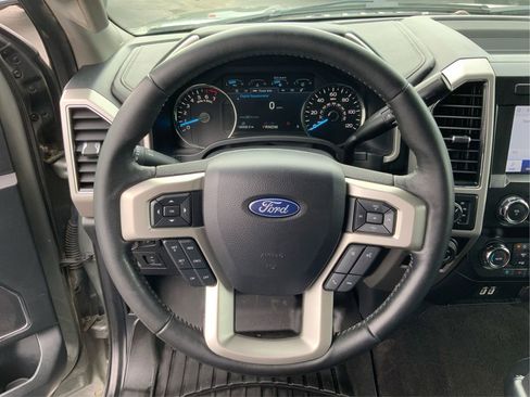 Used 2020 Ford F150 Lariat w/ Trailer Tow Package image 19