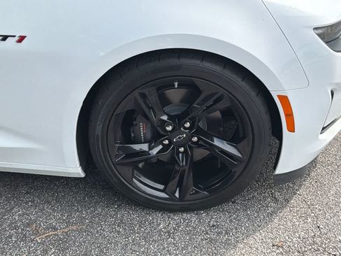Used 2023 Chevrolet Camaro LT RWD image 4