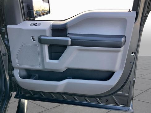 Used 2016 Ford F150 XLT RWD image 21
