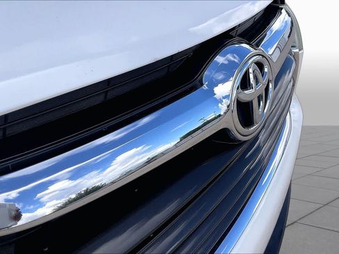 Used 2015 Toyota Highlander Plus FWD image 30