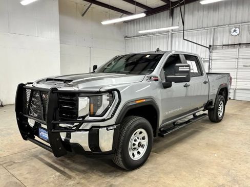 Used 2025 GMC Sierra 2500 Pro AWD/4WD image 3