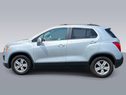 Used 2016 Chevrolet Trax LT FWD image 4