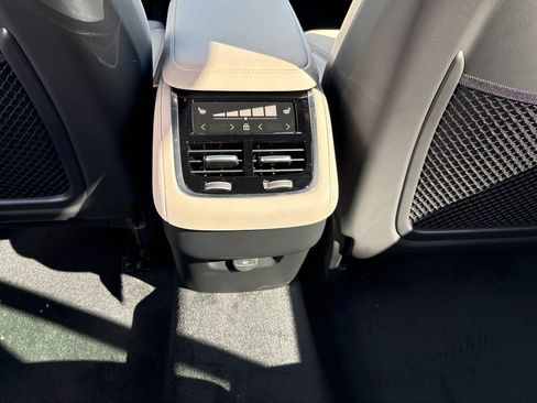 New 2026 Volvo XC90 B6 Plus w/ Protection Package Premier image 9