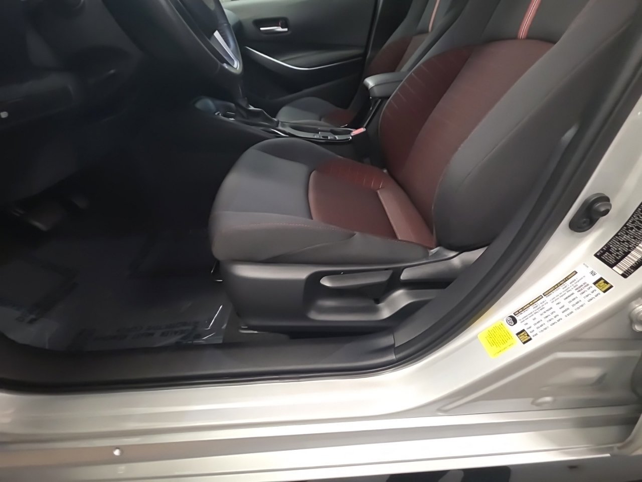 Used 2024 Toyota Corolla SE FWD image 15