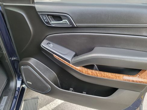 Used 2019 Chevrolet Suburban Premier image 31