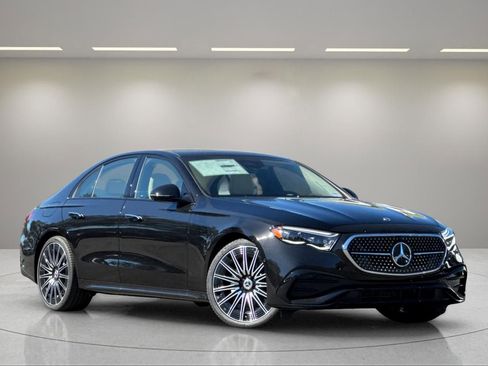 New 2026 Mercedes-Benz E 350 4MATIC Sedan image 2