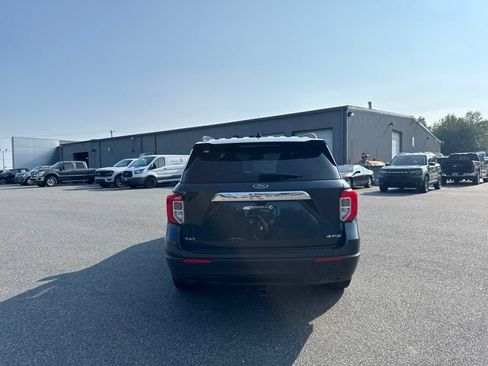Used 2022 Ford Explorer XLT AWD/4WD image 5