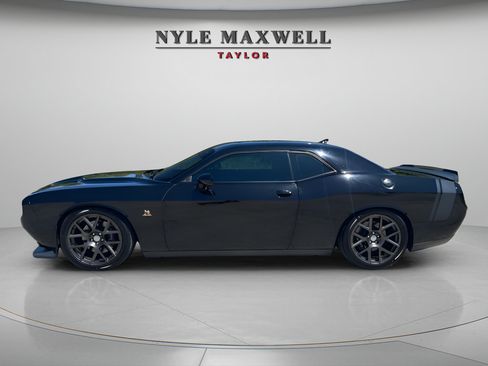 Used 2016 Dodge Challenger R/T Scat Pack w/ Leather Interior Group RWD image 6