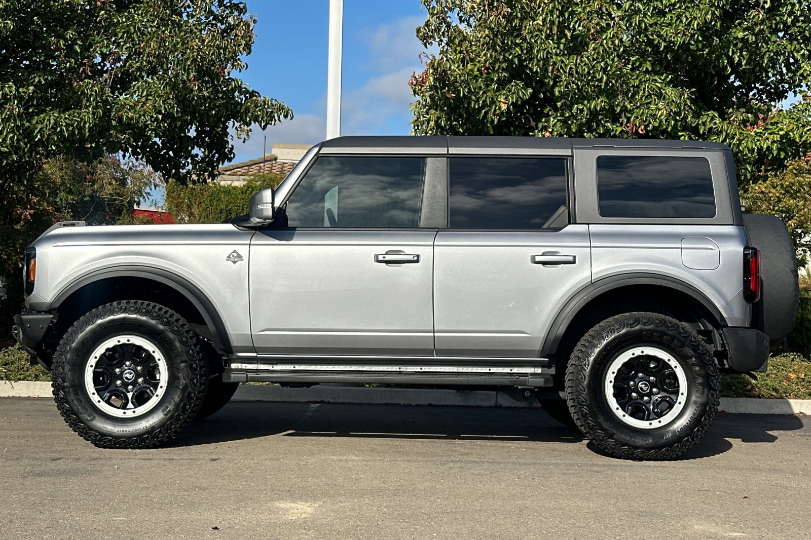 Used 2024 Ford Bronco Outer Banks w/ Sasquatch Package AWD/4WD image 7