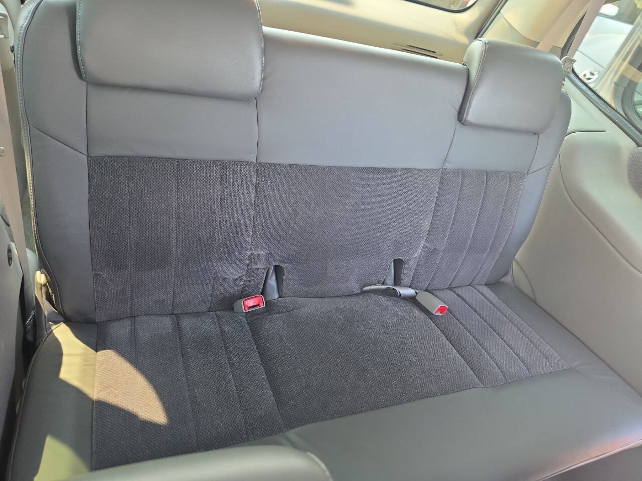 Used 2003 Chevrolet Venture Warner Brothers w/ Security Package FWD image 14