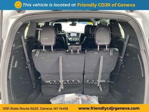 New 2026 Chrysler Pacifica Select image 14