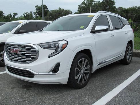 Used 2018 GMC Terrain Denali w/ Advanced Safety Package FWD image 2