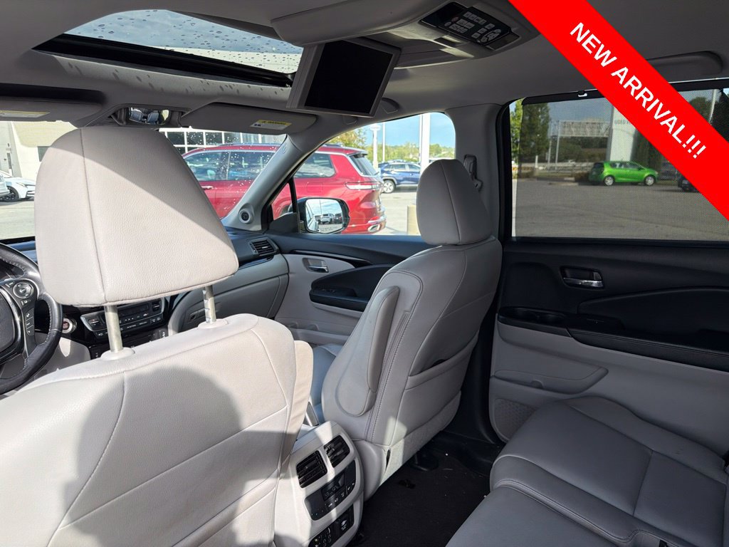 Used 2017 Honda Pilot Touring image 8
