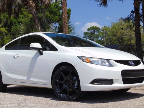 Used 2013 Honda Civic LX image 1
