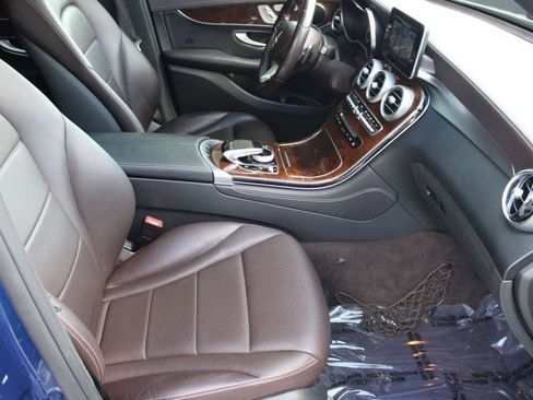 Used 2017 Mercedes-Benz GLC 300 GLC 300 image 32