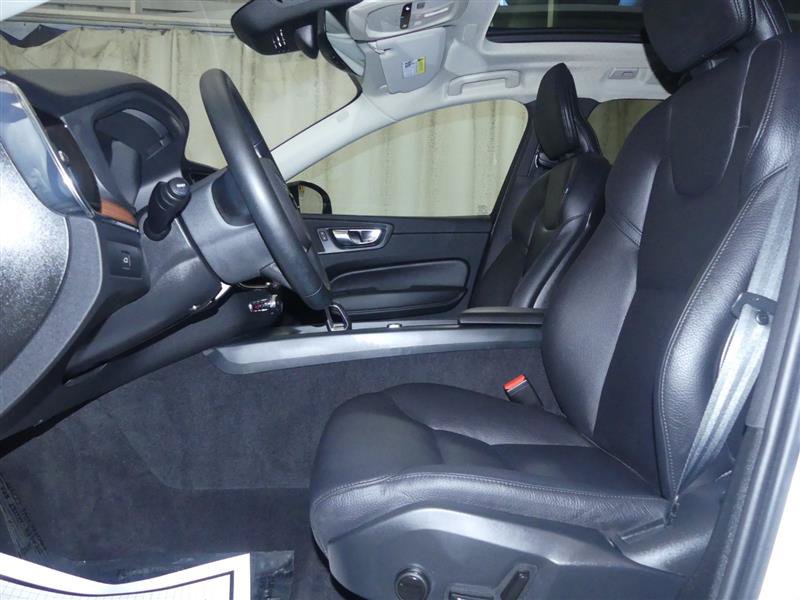 Used 2024 Volvo XC60 B5 Plus w/ Protection Package Premier AWD/4WD image 26