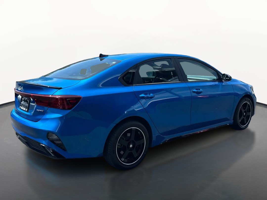 Used 2023 Kia Forte GT-Line w/ GT-Line Technology Package FWD image 3